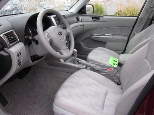 Subaru Forester 2010 photo 2