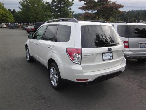 Subaru Forester 2010 photo 2