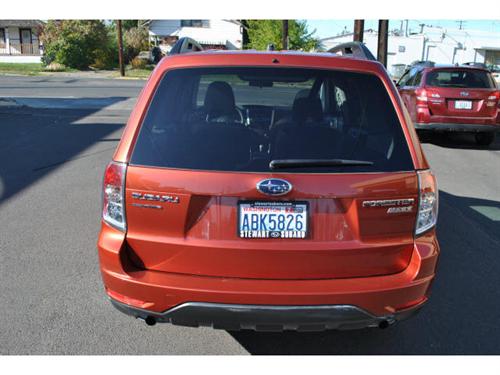 Subaru Forester 2010 photo 2