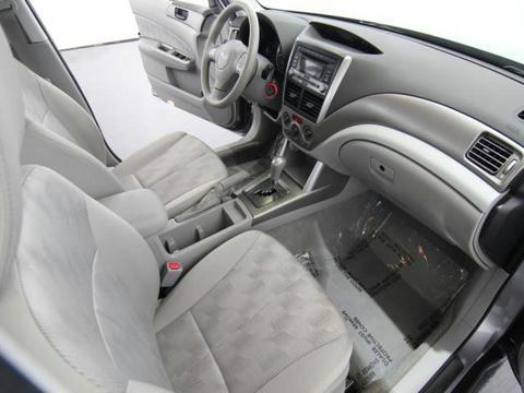 Subaru Forester 2010 photo 1
