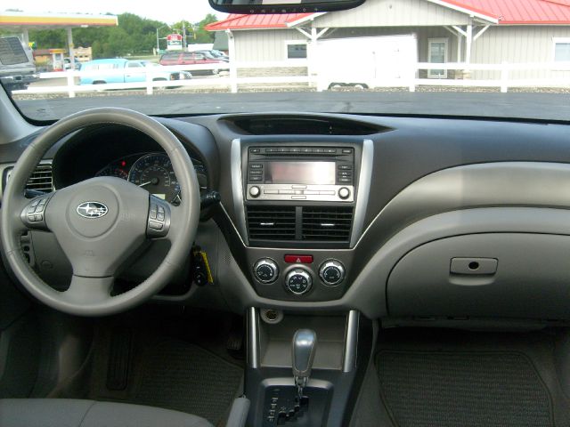 Subaru Forester 2010 photo 5