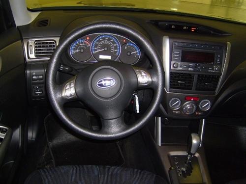 Subaru Forester 2010 photo 2