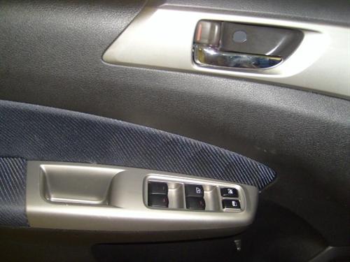 Subaru Forester 2010 photo 3