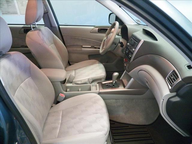 Subaru Forester 2010 photo 1