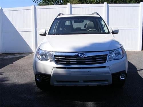 Subaru Forester 2010 photo 1