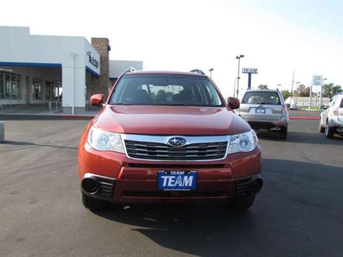 Subaru Forester 2010 photo 1