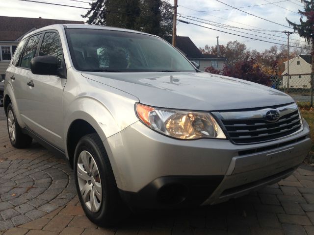 Subaru Forester 2010 photo 1