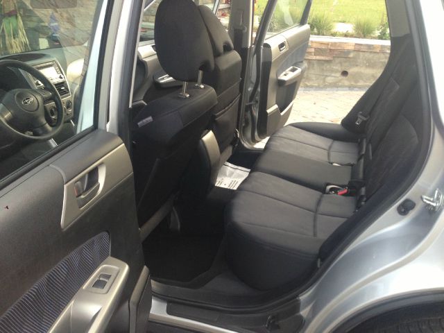 Subaru Forester 2010 photo 2