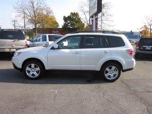 Subaru Forester 2010 photo 2