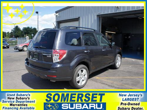 Subaru Forester 2010 photo 2