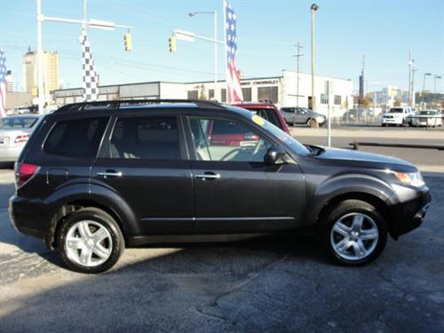 Subaru Forester 2010 photo 1