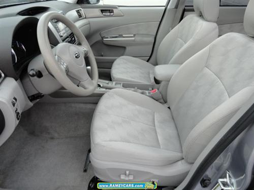 Subaru Forester 2010 photo 1