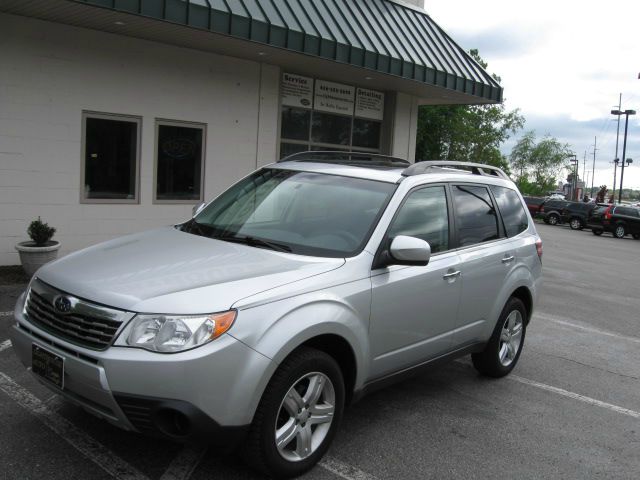 Subaru Forester 2010 photo 1