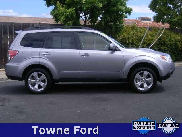 Subaru Forester 2010 photo 2