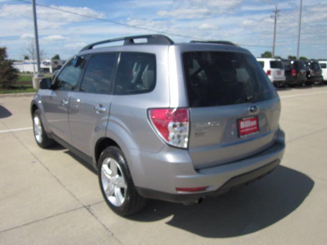 Subaru Forester 2010 photo 4