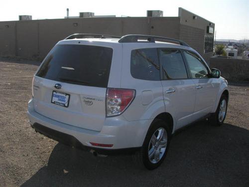 Subaru Forester 2010 photo 2