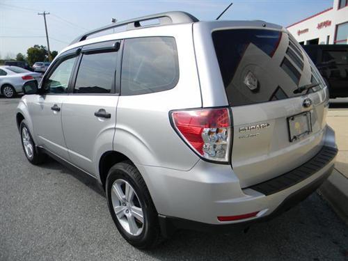 Subaru Forester 2010 photo 1