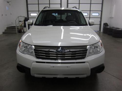 Subaru Forester 2010 photo 2