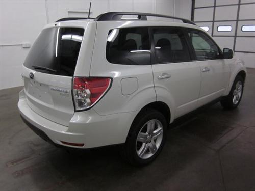 Subaru Forester 2010 photo 3
