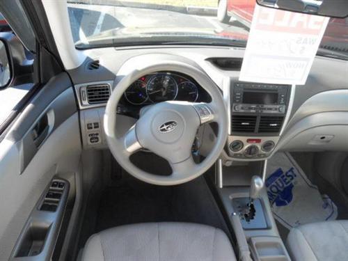 Subaru Forester 2010 photo 2