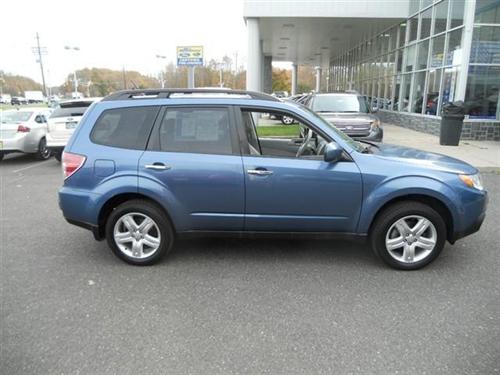 Subaru Forester 2010 photo 1