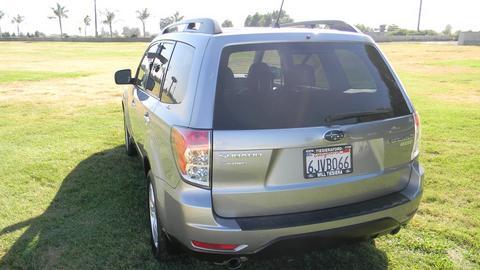 Subaru Forester 2010 photo 1