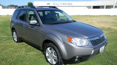 Subaru Forester 2010 photo 2