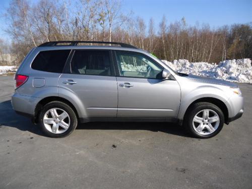 Subaru Forester 2010 photo 1