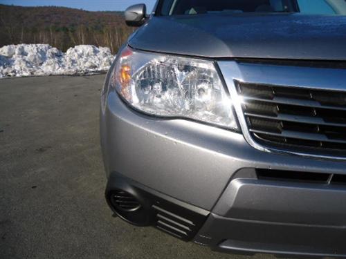 Subaru Forester 2010 photo 2