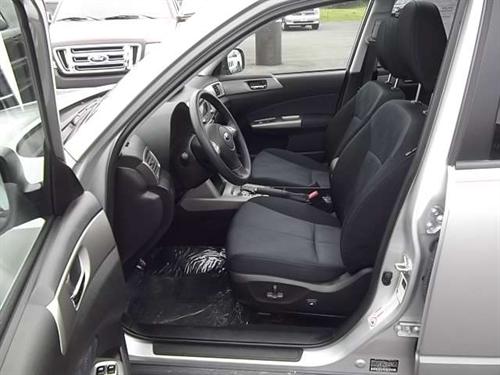 Subaru Forester 2010 photo 2
