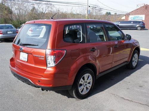 Subaru Forester 2010 photo 1