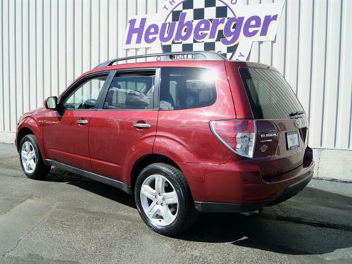Subaru Forester 2010 photo 2