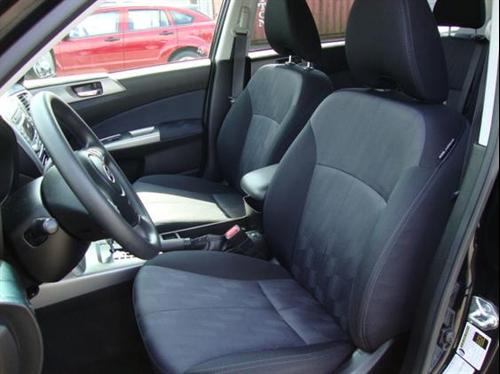 Subaru Forester 2010 photo 1