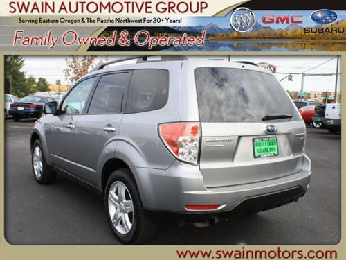Subaru Forester 2010 photo 2