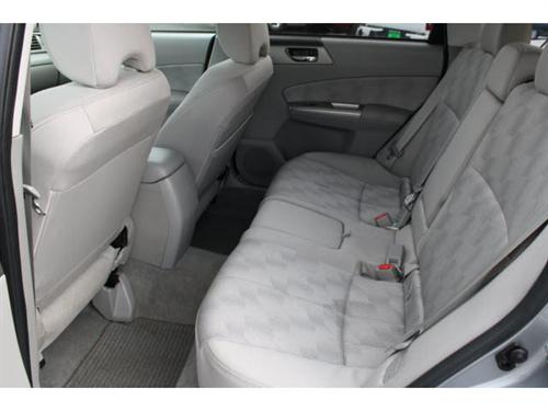 Subaru Forester 2010 photo 3