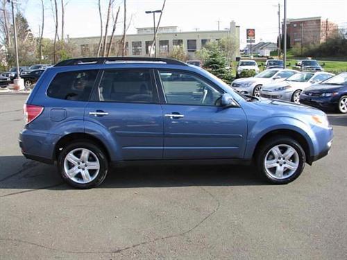 Subaru Forester 2010 photo 1