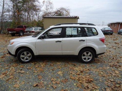 Subaru Forester 2010 photo 1