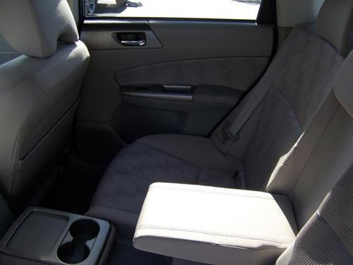 Subaru Forester 2010 photo 2