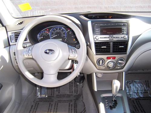 Subaru Forester 2010 photo 3
