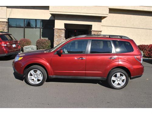 Subaru Forester 2010 photo 1
