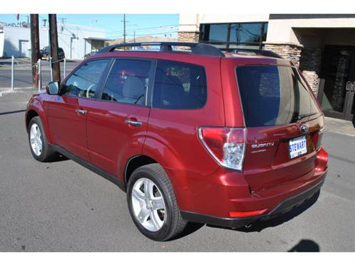 Subaru Forester 2010 photo 2