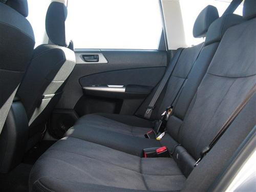 Subaru Forester 2010 photo 2