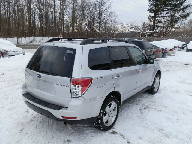 Subaru Forester 2010 photo 3