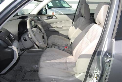 Subaru Forester 2010 photo 1