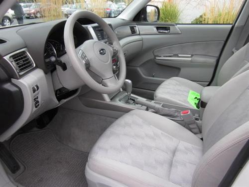 Subaru Forester 2010 photo 1