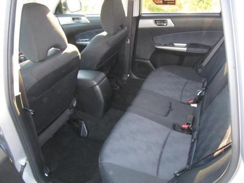 Subaru Forester 2010 photo 3