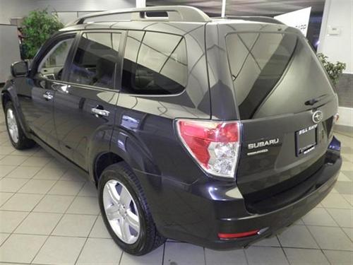 Subaru Forester 2010 photo 1