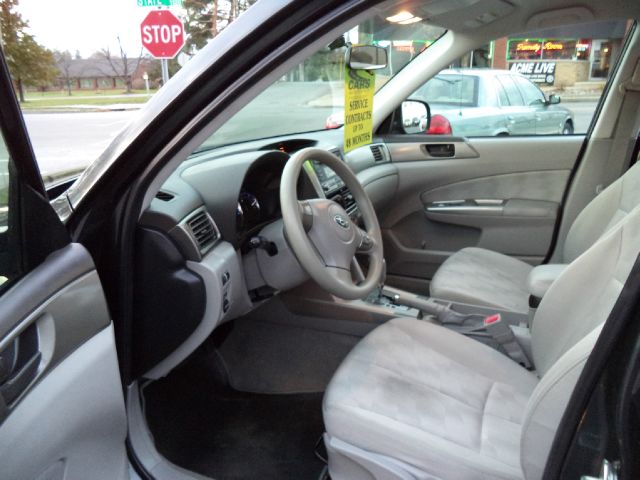 Subaru Forester 2010 photo 1