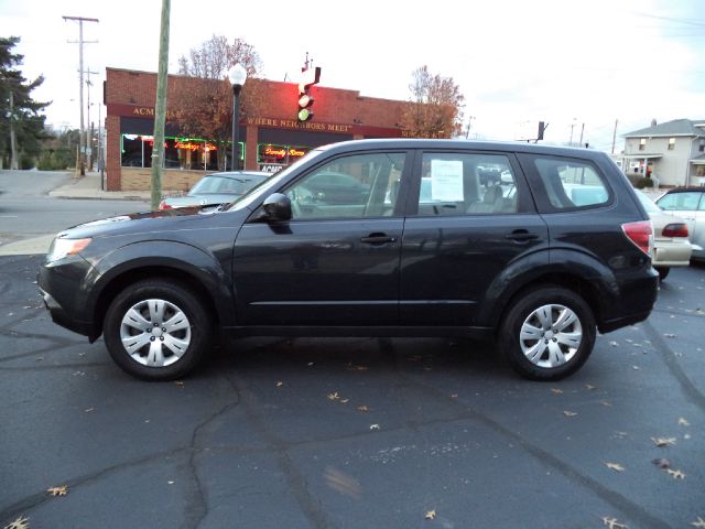 Subaru Forester 2010 photo 2