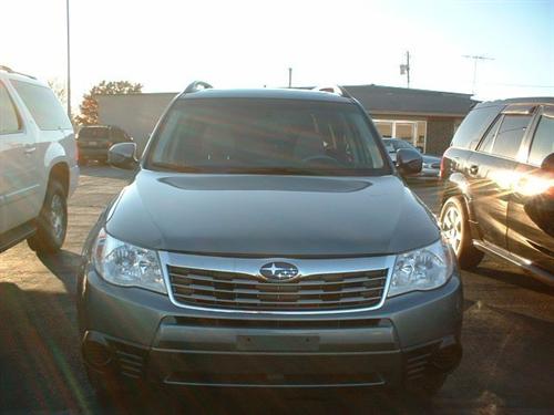 Subaru Forester 2010 photo 2